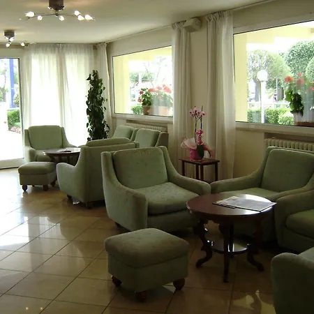 Hotel Diplomatic 3*